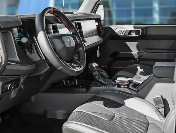 Ford Bronco 360 degree camera + B&O Audio