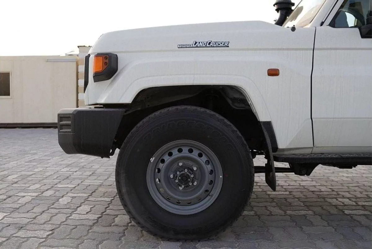 Toyota Land Cruiser 70 LC 78 HARDTOP 4.0L MT TOYOTA LAND CRUISER HARDTOP LC78 4.2L DIESEL V6 2026-2-0