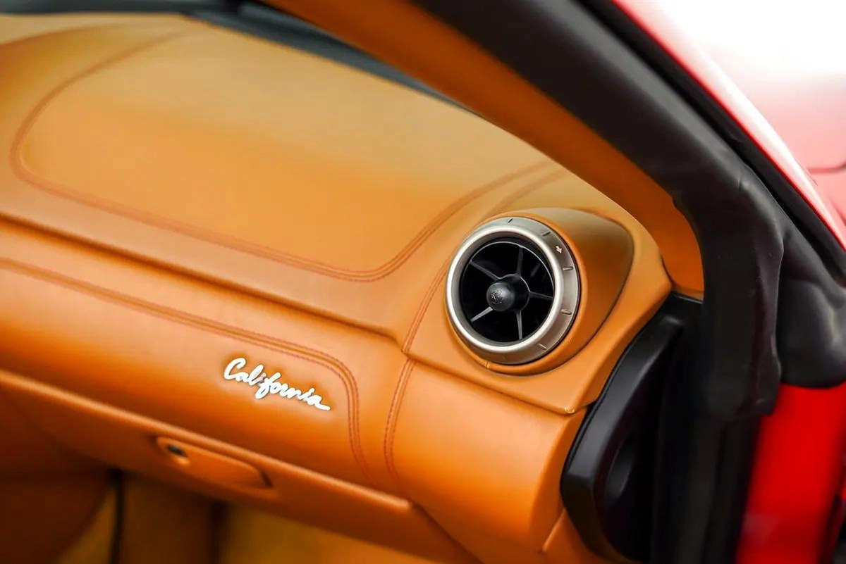 Ferrari California 2013 - GCC Specs - Excellent Condition-17-17