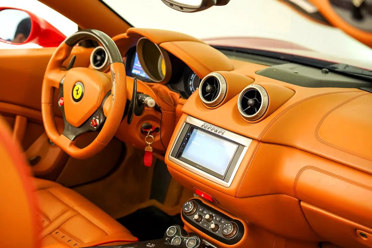 Ferrari California 2013 - GCC Specs - Excellent Condition-3-3