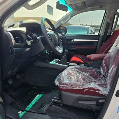 Toyota Hilux SR5 2.7 PETROL MANUAL DOUBLE CABIN-1
