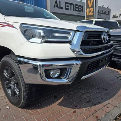 Toyota Hilux SR5 2.7 PETROL MANUAL DOUBLE CABIN-6