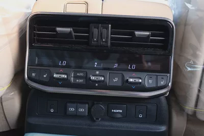 Brand New 2026 Toyota Land Cruiser VXR HAYBRID | GCC Specs | 0km-15