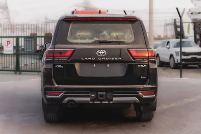 Brand New 2026 Toyota Land Cruiser VXR HAYBRID | GCC Specs | 0km-3
