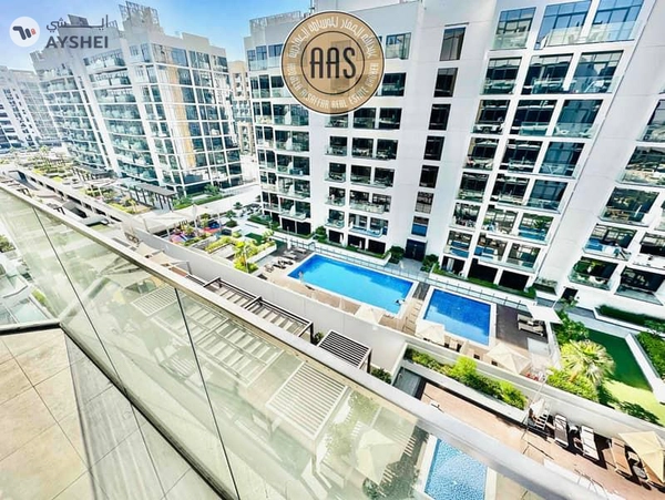 Pool view •• hot offer •• huge size •• great community