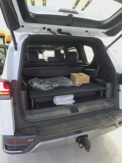 Lexus LX 700h Signature 2025 GCC Specs | Brand New Luxury Hybrid-3