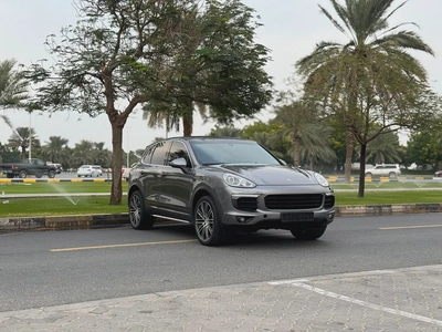 Porsche Cayenne Standard 2016 GCC Specs-0