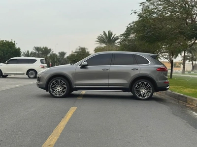 Porsche Cayenne Standard 2016 GCC Specs-6