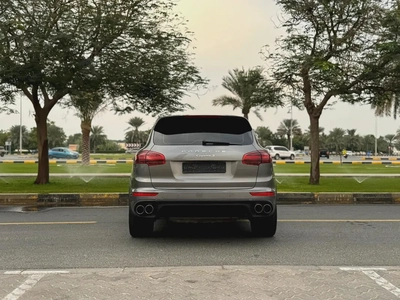 Porsche Cayenne Standard 2016 GCC Specs-7
