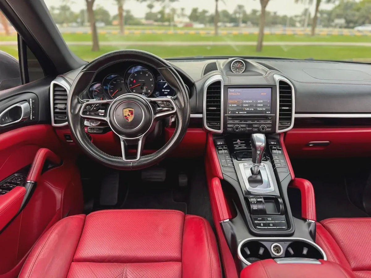 Porsche Cayenne Standard 2016 GCC Specs-13-13