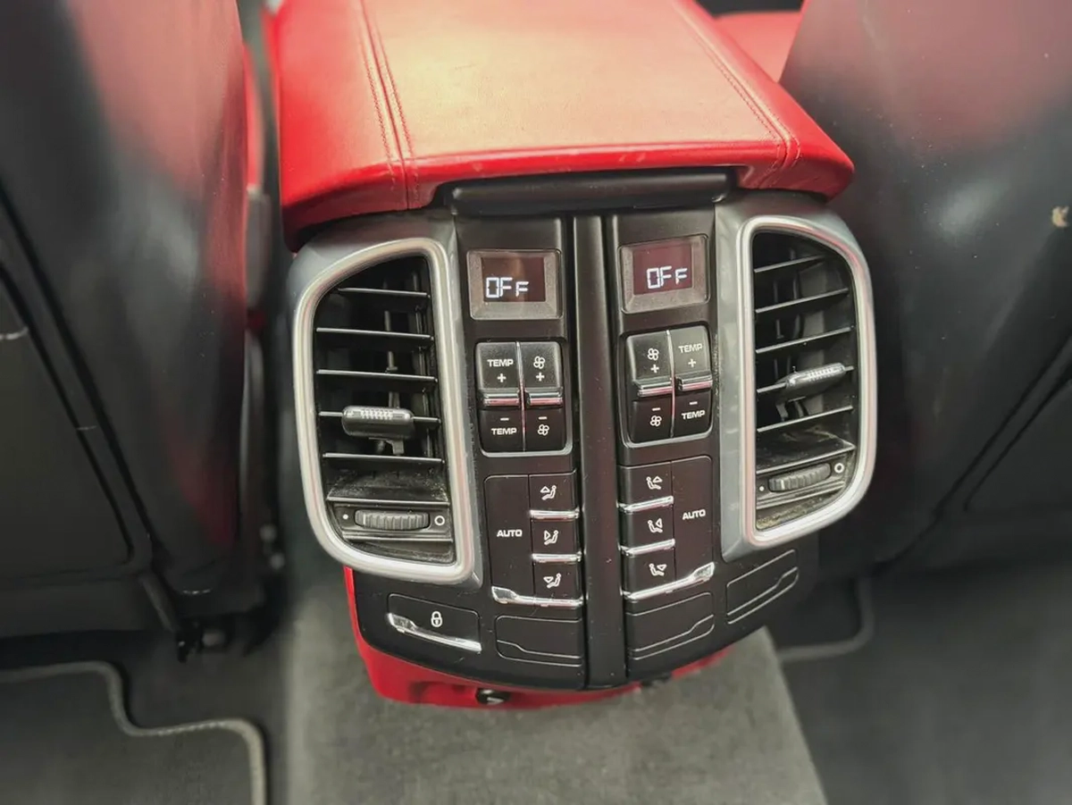 Porsche Cayenne Standard 2016 GCC Specs-18-18