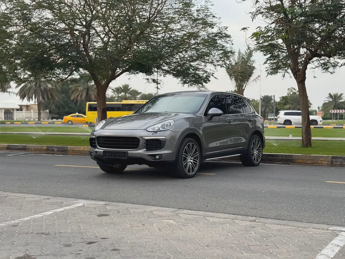 Porsche Cayenne Standard 2016 GCC Specs-1-1