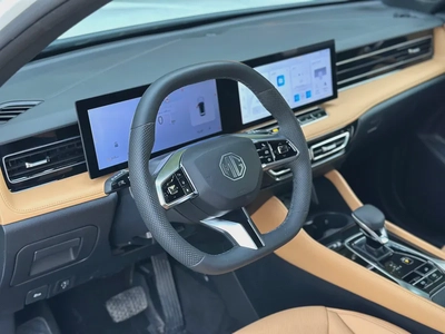 MG l HS LUXURY 2025 GCC I FULL OPTION-9