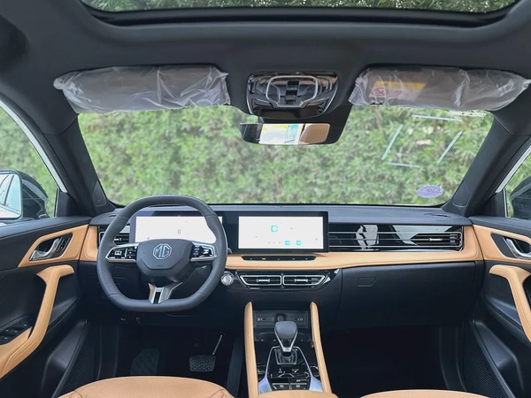 MG l HS LUXURY 2025 GCC I FULL OPTION