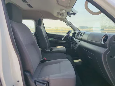 Nissan Urvan 13 Seater Manual 2023 Model GCC Specs With Full Service History In Perfect Condition-10