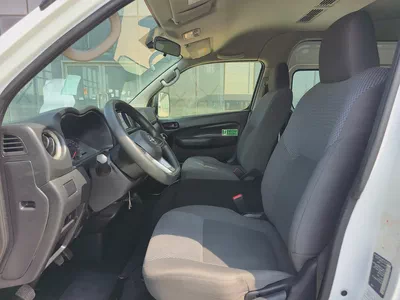 Nissan Urvan 13 Seater Manual 2023 Model GCC Specs With Full Service History In Perfect Condition-8