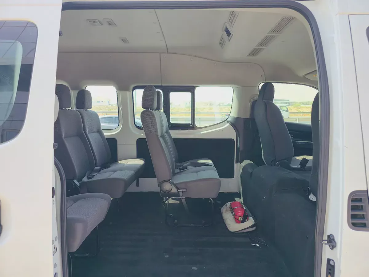Nissan Urvan 13 Seater Manual 2023 Model GCC Specs With Full Service History In Perfect Condition-14-14