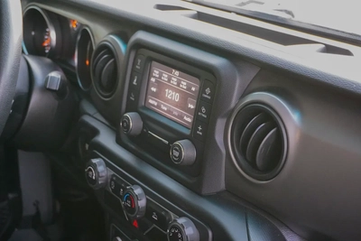jeep wrangler Willys wheeler 2021-13