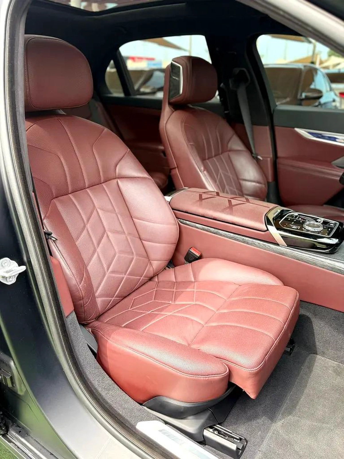 BMW 760i X DRIVE V VIP 2023 Zero Accidents Perfect Condition M Sport Package Full option-4-4