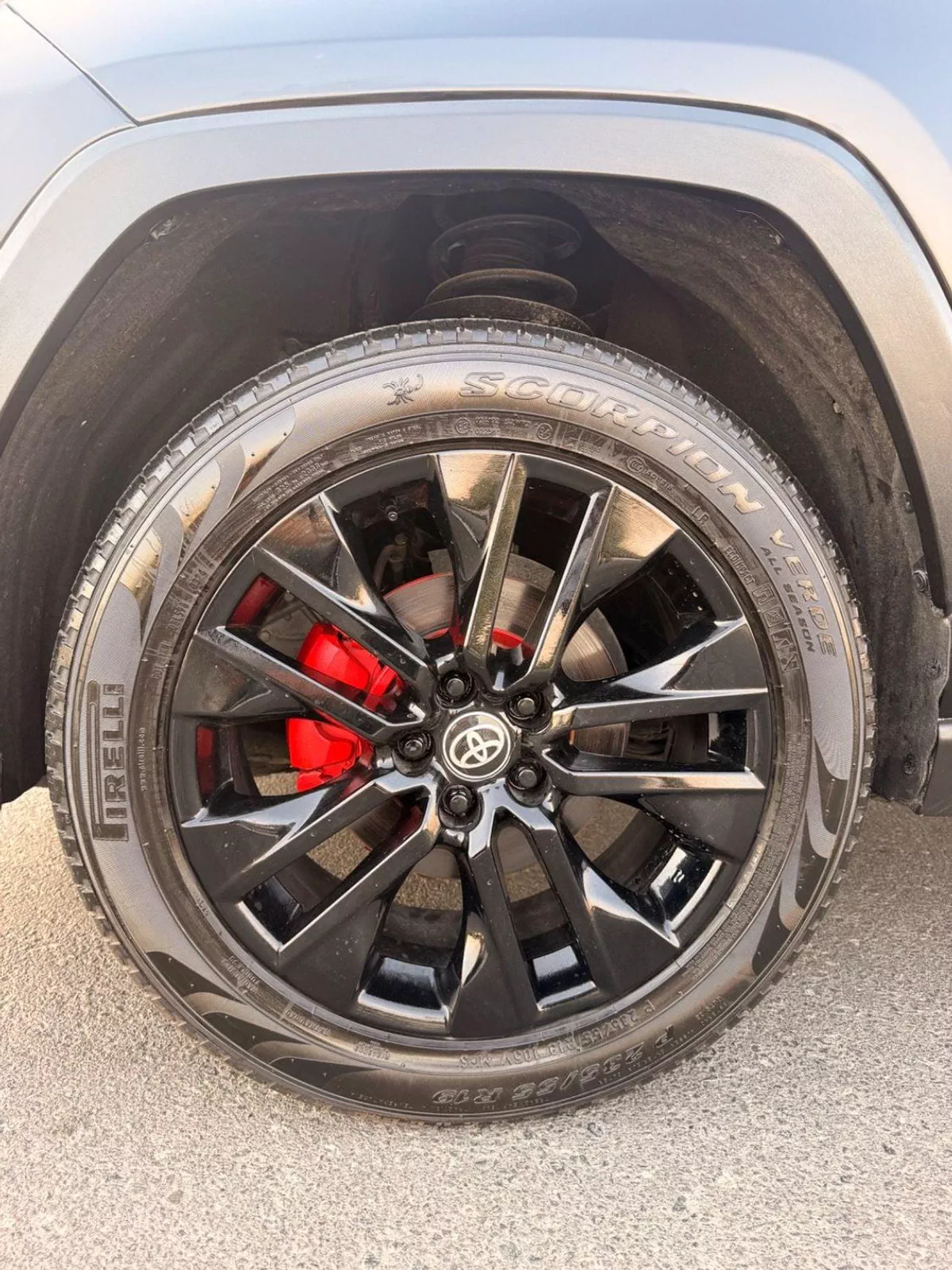 Toyota RAV4 XLE premium 2.5 L Full option-12-0