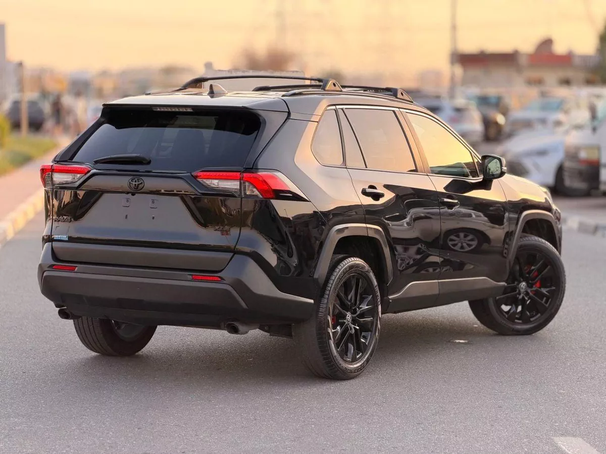 Toyota RAV4 XLE premium 2.5 L Full option-2-0