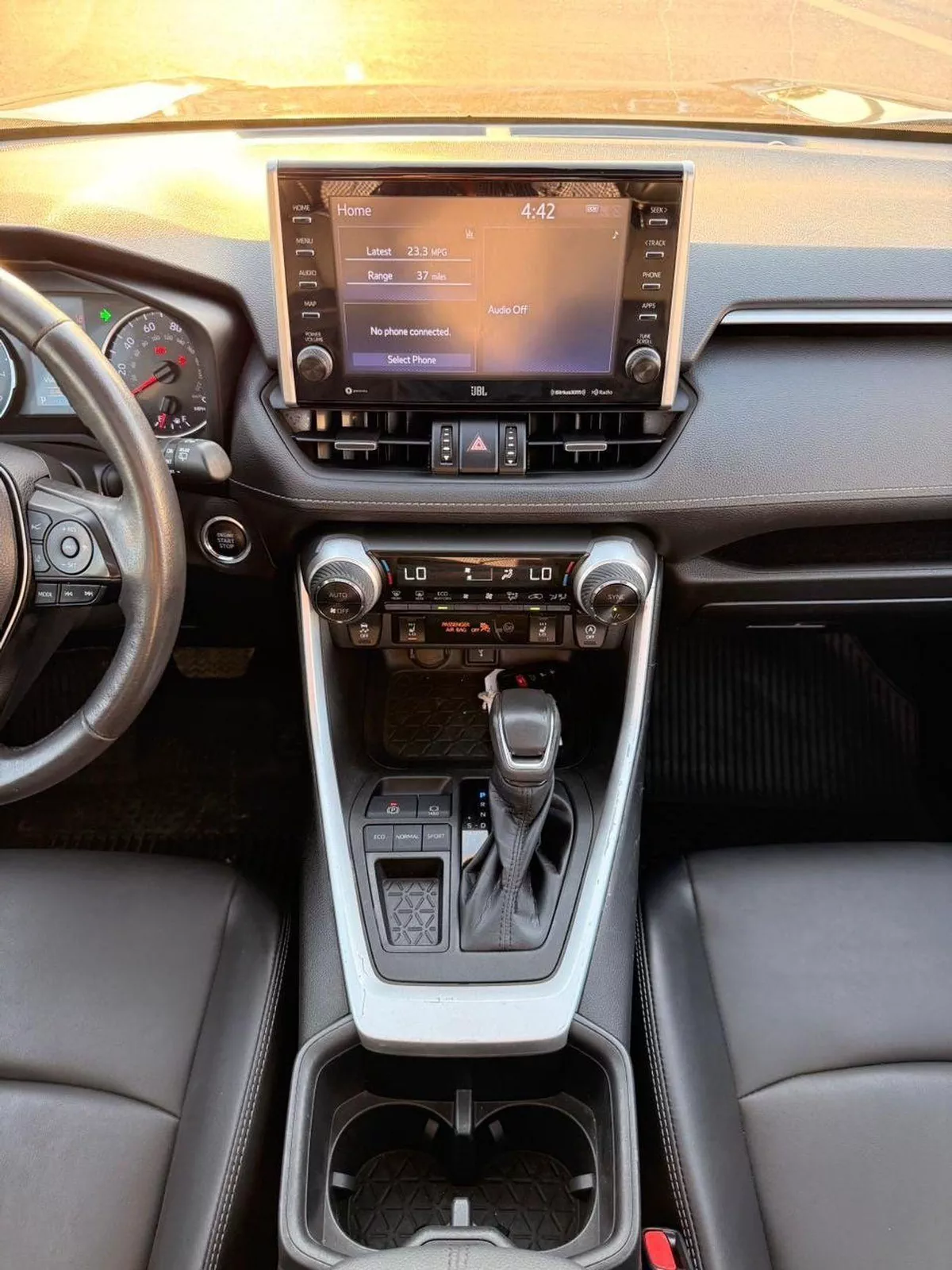 Toyota RAV4 XLE premium 2.5 L Full option-6-0