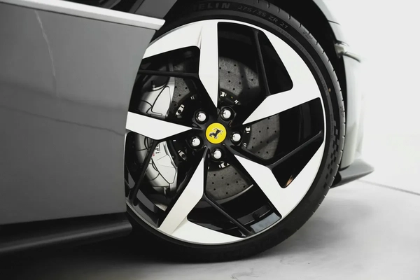 2025 FERRARI 12 CILINDRI WITH 7 YEARS SERVICE CONTRACT