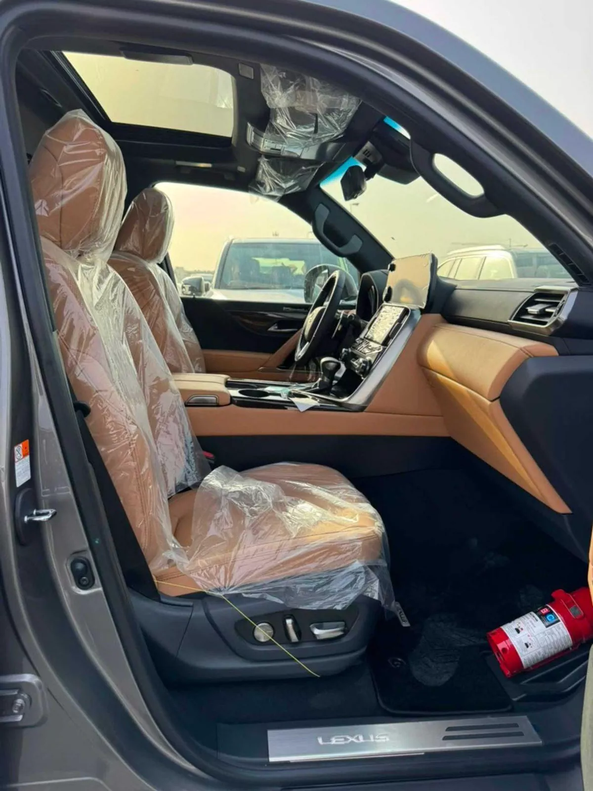 Lexus LX600 SIGNATURE TURBO SPORT || 3.5L PETROL V6 | RADAR | REAR ENTERTAINMENT SCREEN | LETAHER / SUNROOF (CODE # L6TSO)-11-0