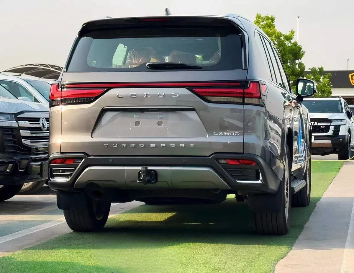 Lexus LX600 SIGNATURE TURBO SPORT || 3.5L PETROL V6 | RADAR | REAR ENTERTAINMENT SCREEN | LETAHER / SUNROOF (CODE # L6TSO)-3-0