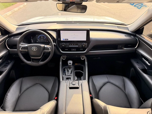 Toyota Grand Highlander XLE 2.4L  2024 model