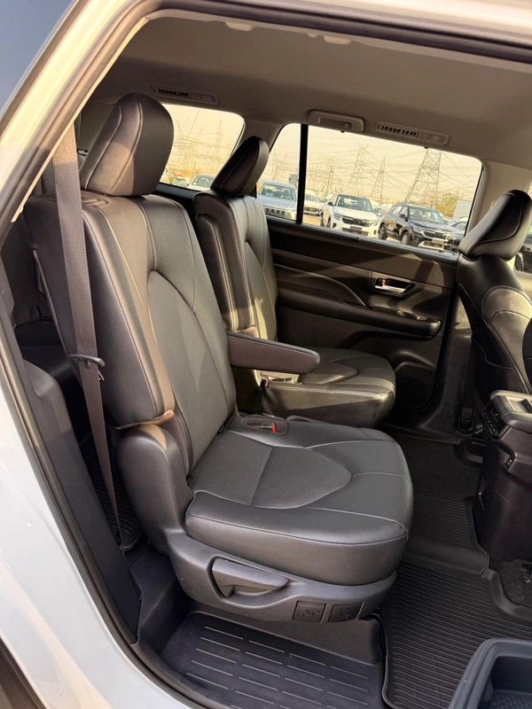 Toyota Grand Highlander XLE 2.4L  2024 model