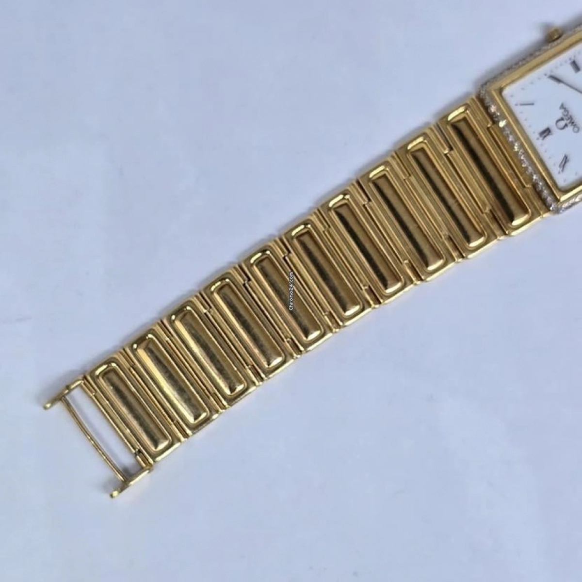 Omega Classic | Full Yellow Gold Vintage Bezel Diamond with White Dial | Used (Fair) | Year of production 2000 (Approximation) | No original box | No original papers-3-3