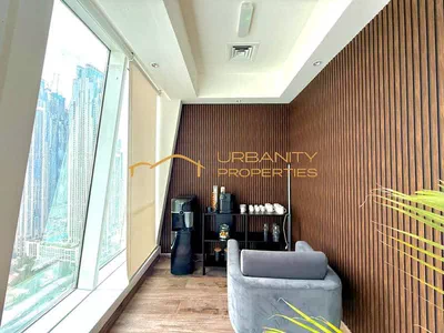 Amazing Multiple Views | Beautiful Layout | 7 Parkings | 3341 sqft-4