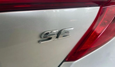 Toyota Camry SE 2.5L-4CYL EXCELLENT CONDITION LOW KILOMETER DRIVEN-6