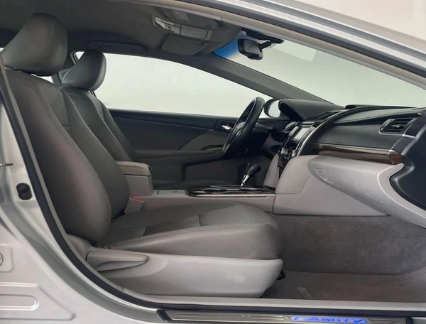 Toyota Camry SE 2.5L-4CYL EXCELLENT CONDITION LOW KILOMETER DRIVEN