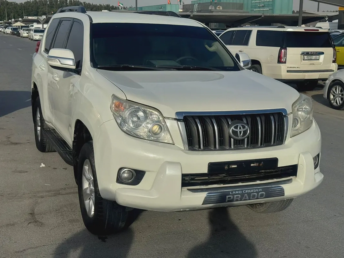 Toyota Prado 2013 white color GcC calen cR-9-9