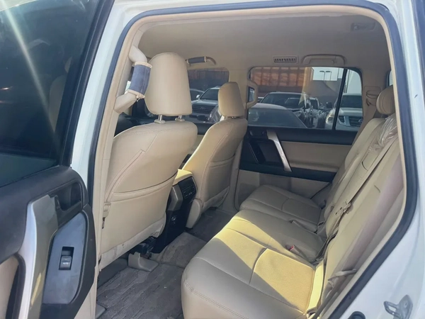 Toyota Prado 2013 white color GcC calen cR