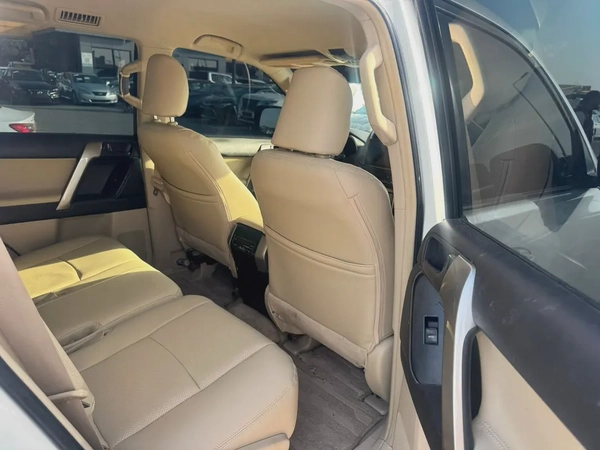 Toyota Prado 2013 white color GcC calen cR