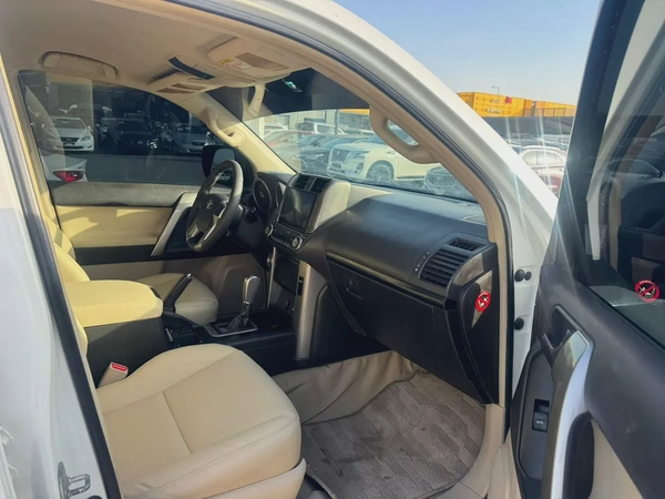 Toyota Prado 2013 white color GcC calen cR