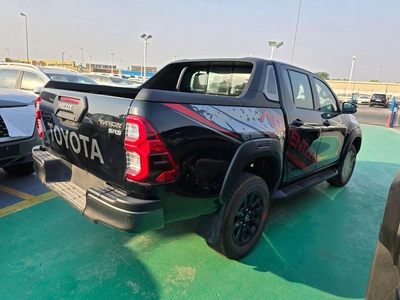 TOYOTA HILUX ADVENTURE DIESEL 2026 | BLACK EXTERIOR-2