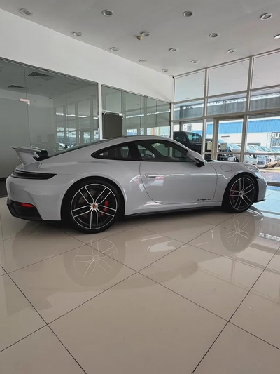 2026 Porsche 911 Carrera GTS - GCC Specs --3