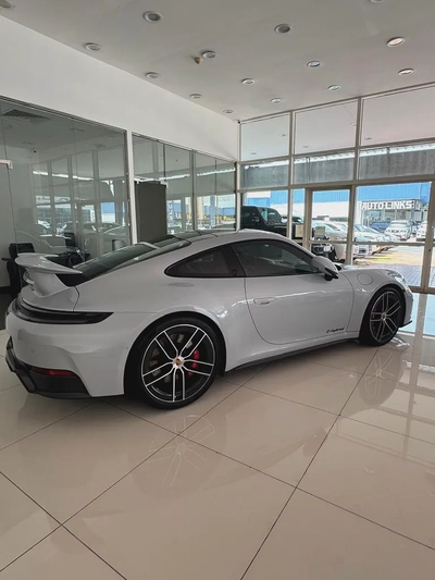 2026 Porsche 911 Carrera GTS - GCC Specs --4