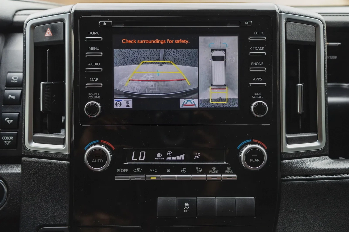 Toyota Granvia 2020-22-22