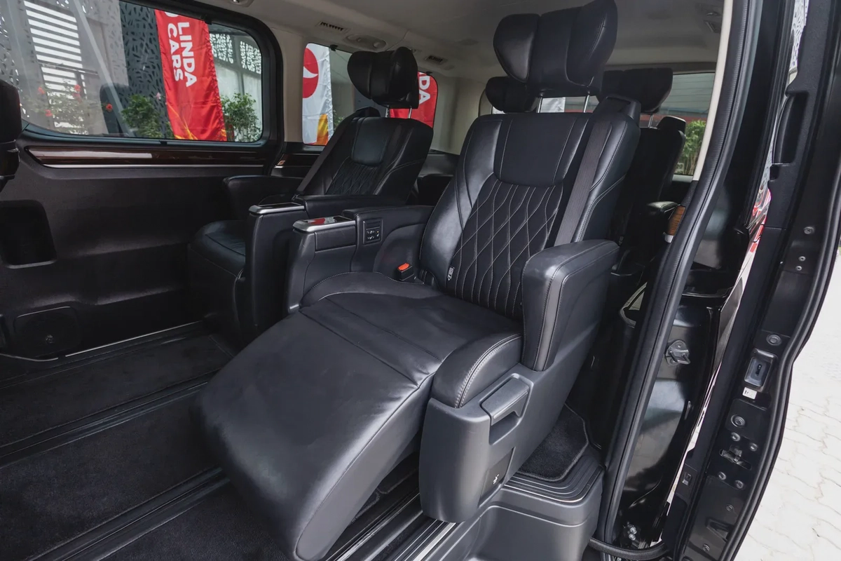 Toyota Granvia 2020-5-5