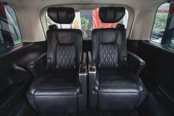 Toyota Granvia 2020