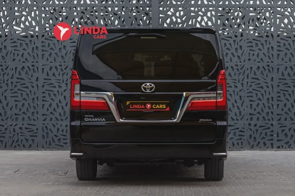 Toyota Granvia 2020