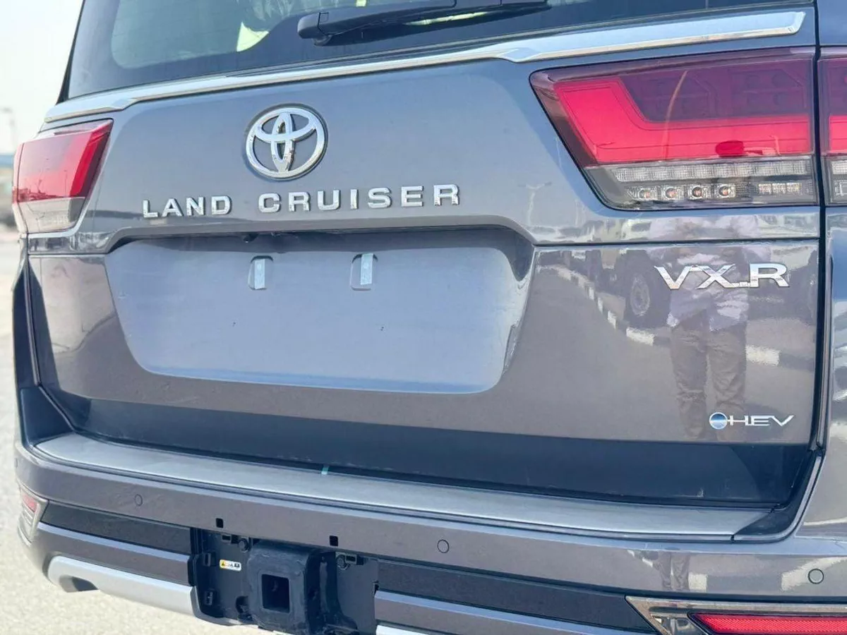 Toyota Land Cruiser VXR-3-0