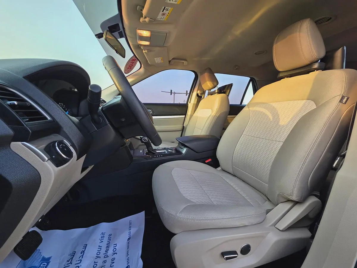 Ford Explorer XLT 2018 | GCC Specs | Well Maintained-7-7