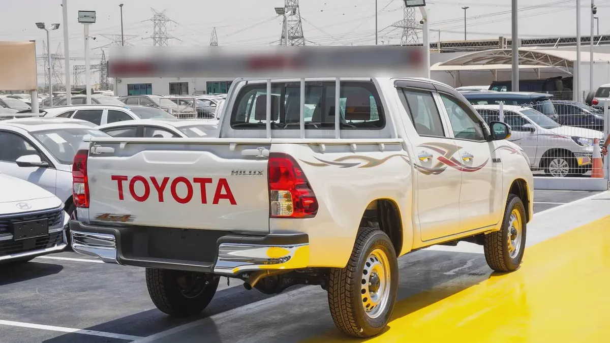 Toyota Hilux Double Cab DISEL 2.4 2026 - GCC Specs - BASIC OPTION !-4-4