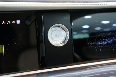 Rolls-Royce Spectre-6